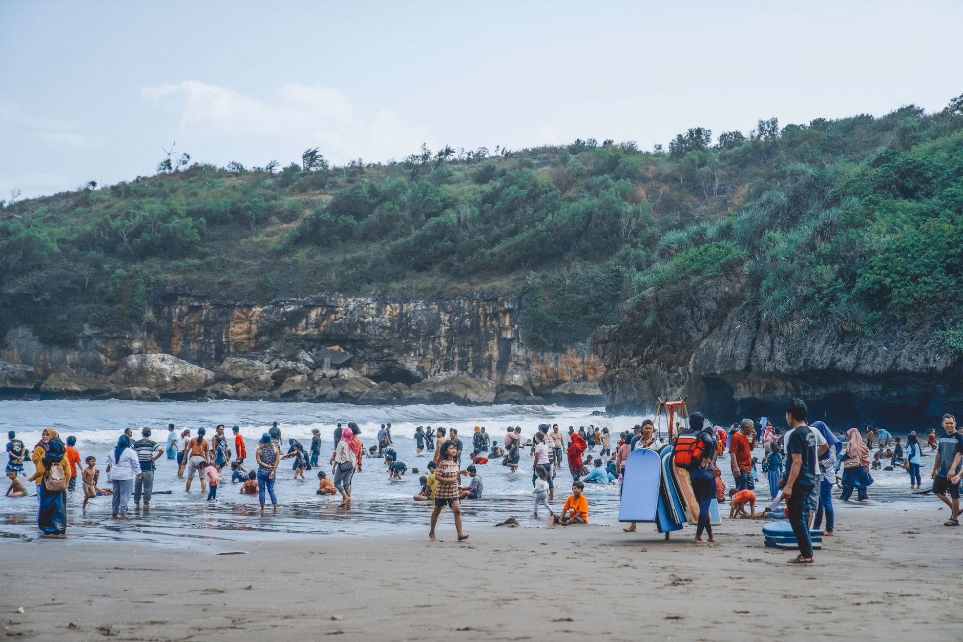 Mobil sewa nyaman di Jogja dan Bali, siap menjelajah wisata budaya dan pantai dengan layanan terpercaya