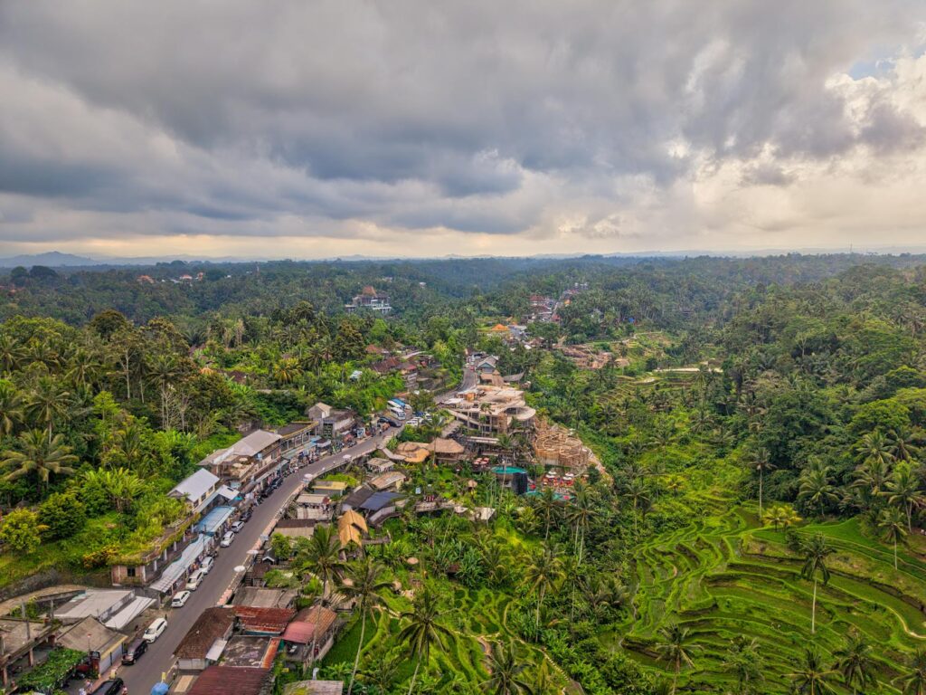 Jasa rental mobil di Bali dengan layanan cepat, harga terjangkau, dan armada terbaru untuk wisata nyaman.