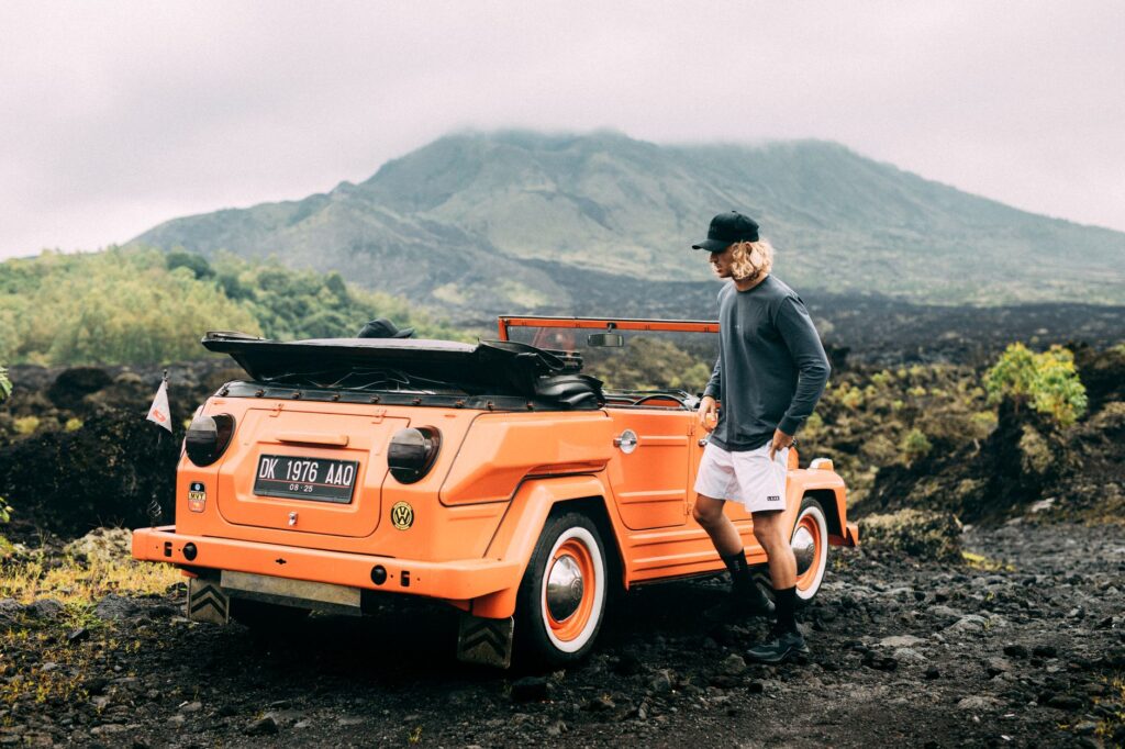 Kwitansi rental mobil Bali lengkap dengan detail biaya, tanggal, dan nomor transaksi.