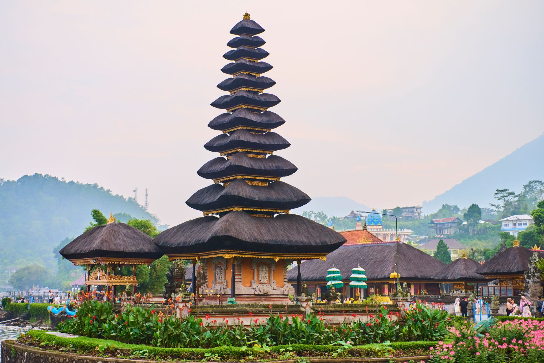 Sewa mobil mingguan di Bali, nyaman untuk liburan atau perjalanan bisnis dengan harga terjangkau
